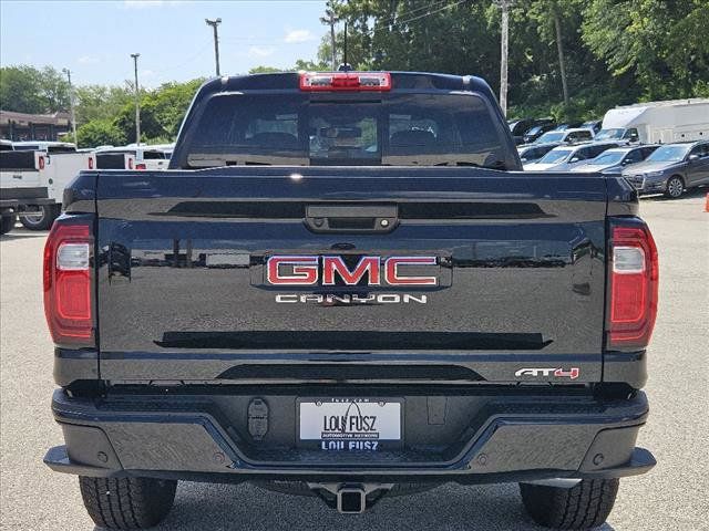 2024 GMC Canyon 4WD AT4