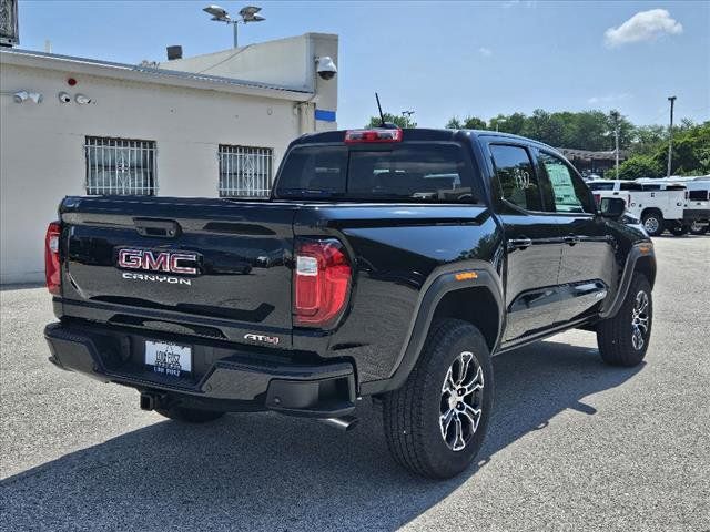 2024 GMC Canyon 4WD AT4