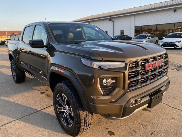 2024 GMC Canyon 4WD AT4