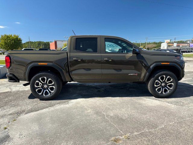 2024 GMC Canyon 4WD AT4