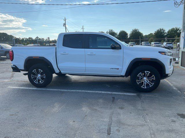 2024 GMC Canyon 4WD AT4