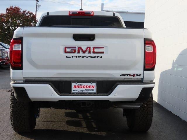 2024 GMC Canyon 4WD AT4X