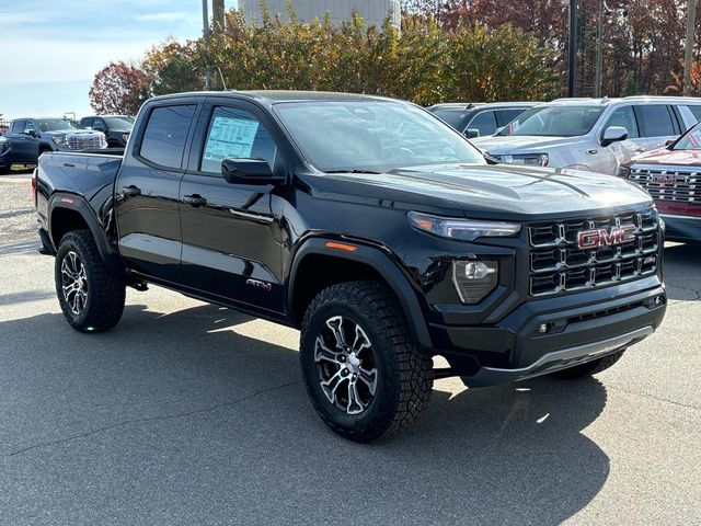 2024 GMC Canyon 4WD AT4