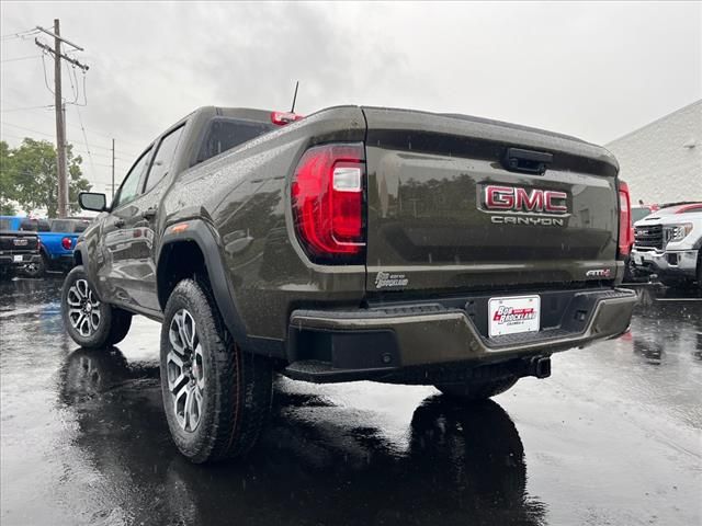 2024 GMC Canyon 4WD AT4