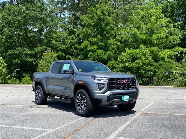 2024 GMC Canyon 4WD AT4