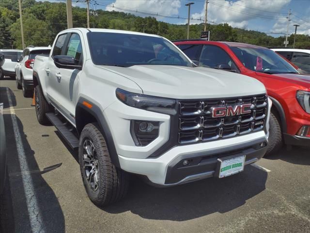 2024 GMC Canyon 4WD AT4