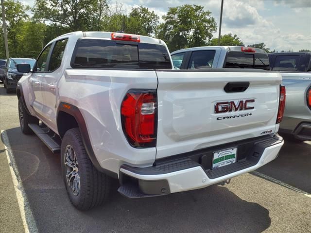 2024 GMC Canyon 4WD AT4