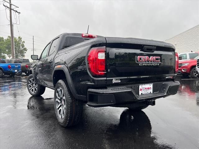 2024 GMC Canyon 4WD AT4