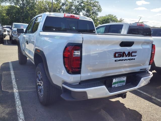 2024 GMC Canyon 4WD AT4