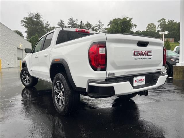 2024 GMC Canyon 4WD AT4