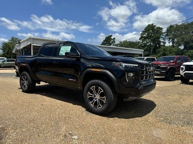 2024 GMC Canyon 4WD AT4