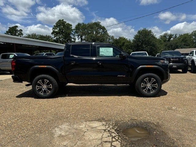 2024 GMC Canyon 4WD AT4