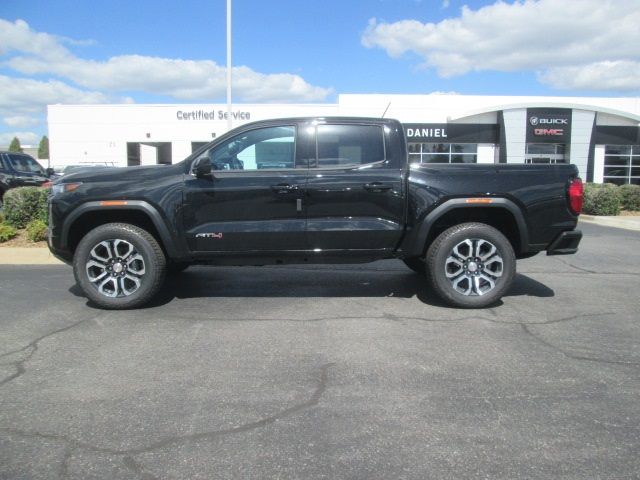 2024 GMC Canyon 4WD AT4