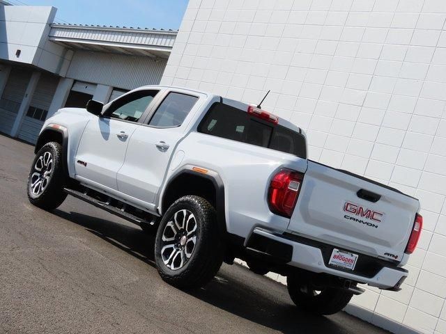 2024 GMC Canyon 4WD AT4