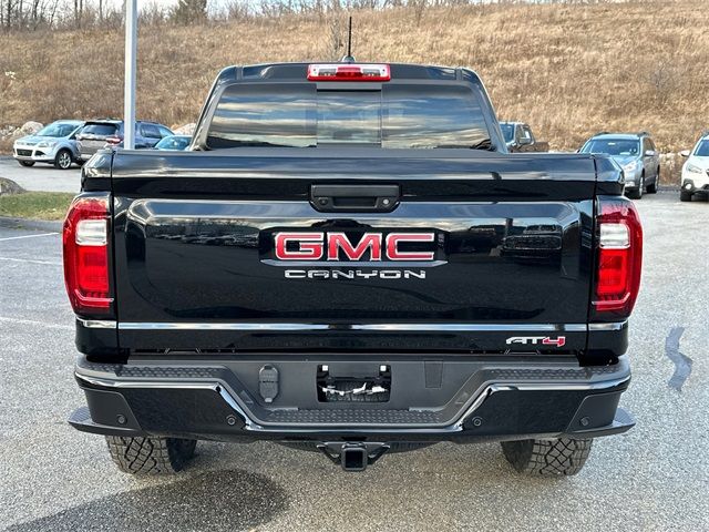 2024 GMC Canyon 4WD AT4