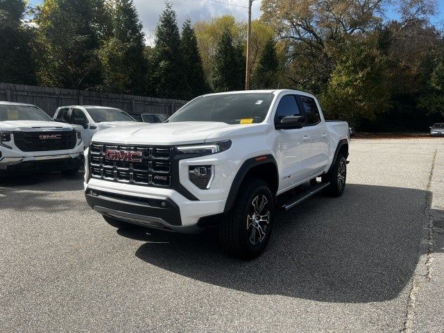 2024 GMC Canyon 4WD AT4