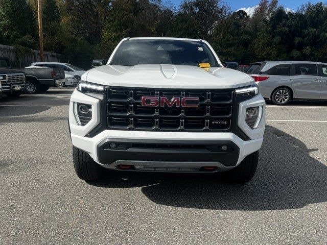 2024 GMC Canyon 4WD AT4