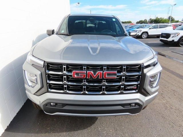 2024 GMC Canyon 4WD AT4