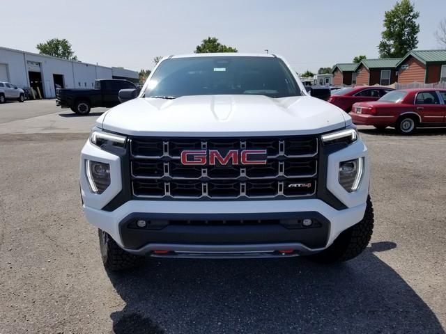 2024 GMC Canyon 4WD AT4