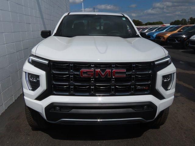 2024 GMC Canyon 4WD AT4