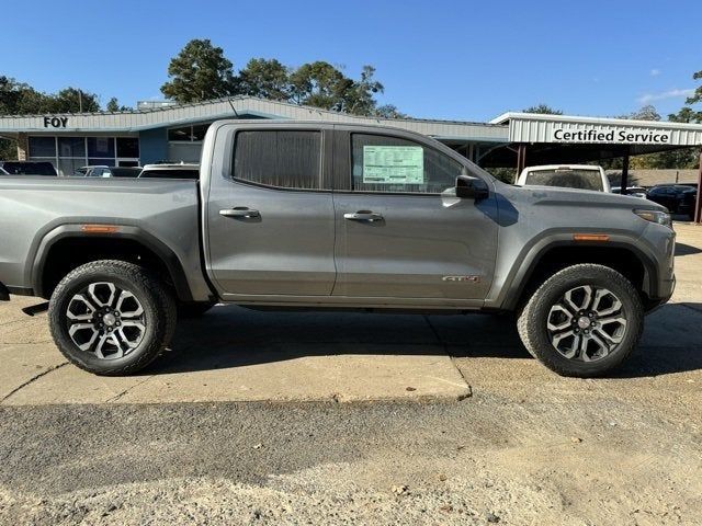 2024 GMC Canyon 4WD AT4