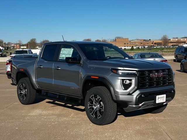 2024 GMC Canyon 4WD AT4