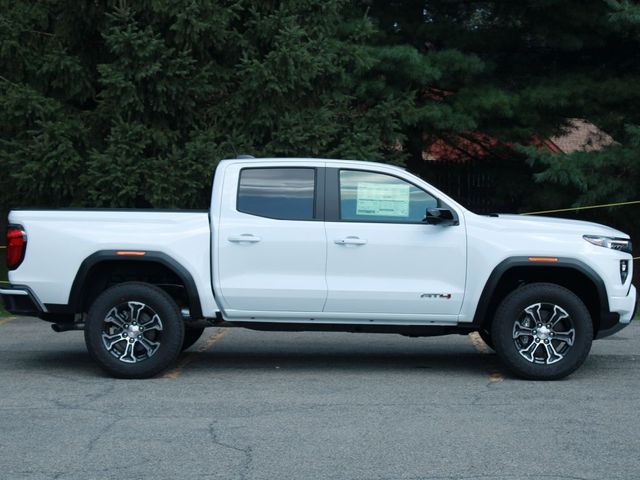 2024 GMC Canyon 4WD AT4