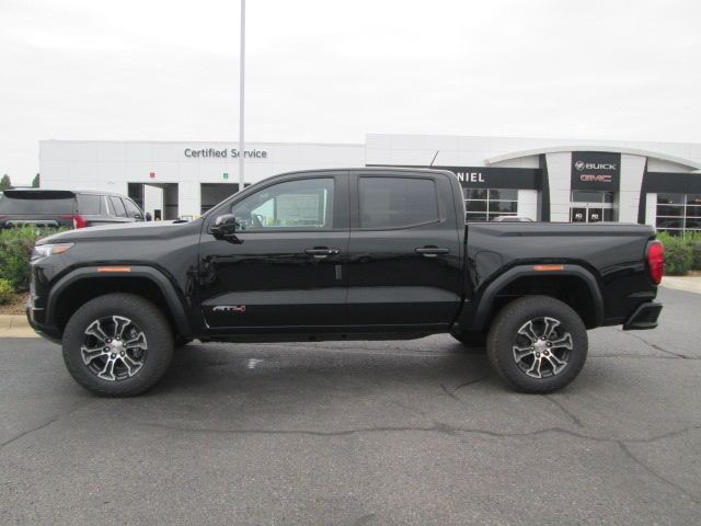 2024 GMC Canyon 4WD AT4