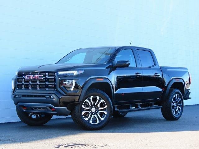 2024 GMC Canyon 4WD AT4