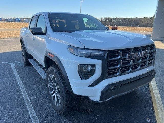 2024 GMC Canyon 4WD AT4