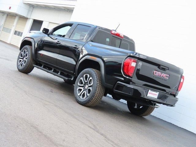 2024 GMC Canyon 4WD AT4