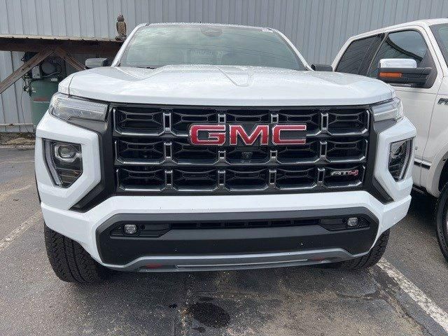 2024 GMC Canyon 4WD AT4