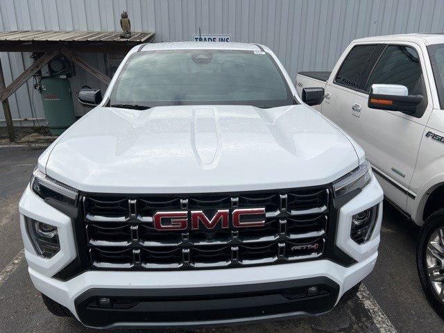 2024 GMC Canyon 4WD AT4