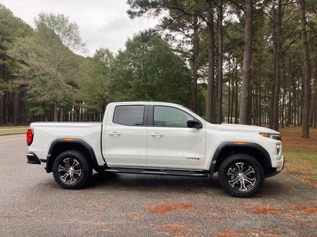 2024 GMC Canyon 4WD AT4