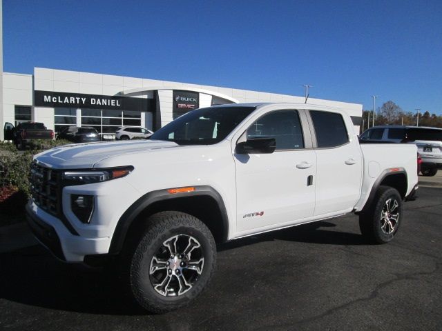 2024 GMC Canyon 4WD AT4