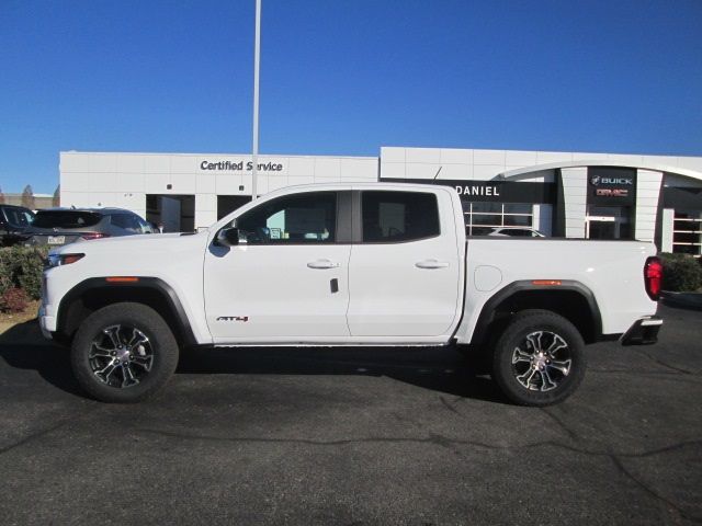 2024 GMC Canyon 4WD AT4