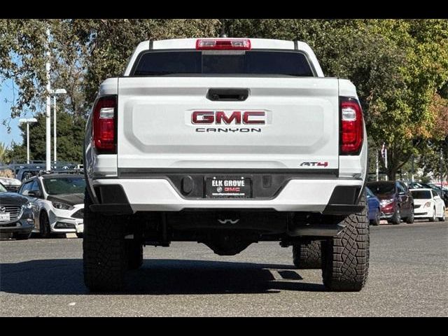 2024 GMC Canyon 4WD AT4