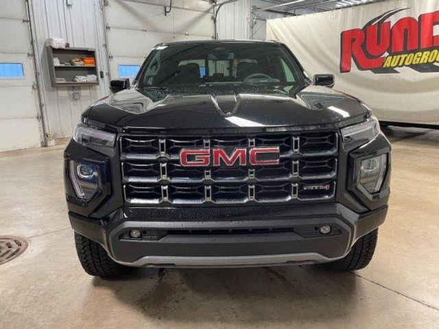 2024 GMC Canyon 4WD AT4