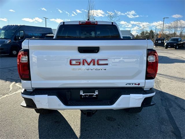 2024 GMC Canyon 4WD AT4