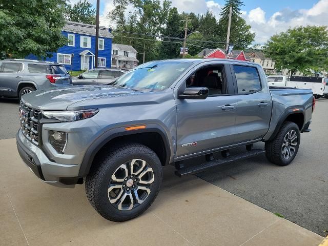 2024 GMC Canyon 4WD AT4