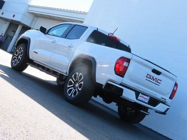 2024 GMC Canyon 4WD AT4