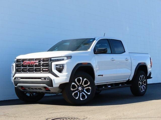 2024 GMC Canyon 4WD AT4