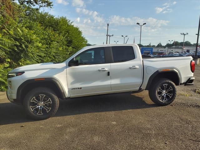 2024 GMC Canyon 4WD AT4