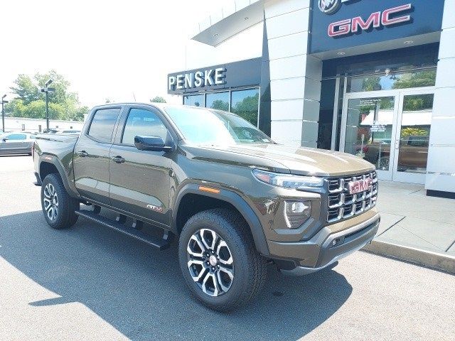 2024 GMC Canyon 4WD AT4