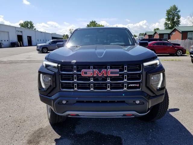 2024 GMC Canyon 4WD AT4