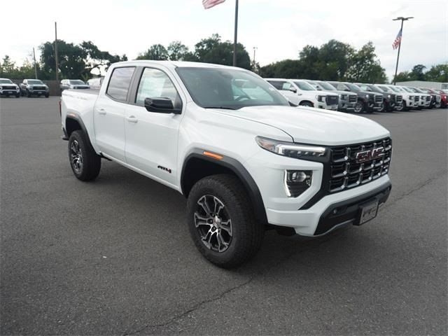 2024 GMC Canyon 4WD AT4