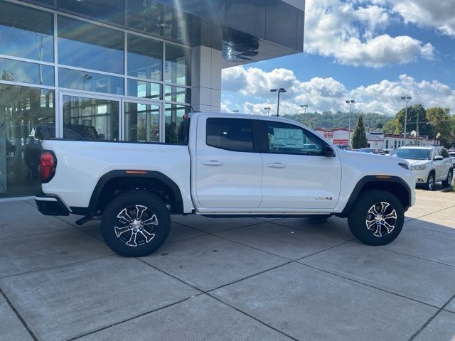 2024 GMC Canyon 4WD AT4