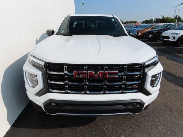 2024 GMC Canyon 4WD AT4