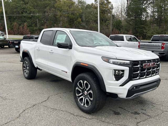 2024 GMC Canyon 4WD AT4