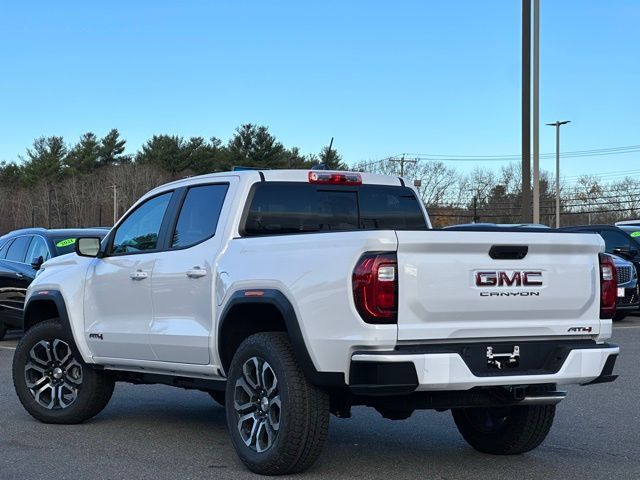 2024 GMC Canyon 4WD AT4